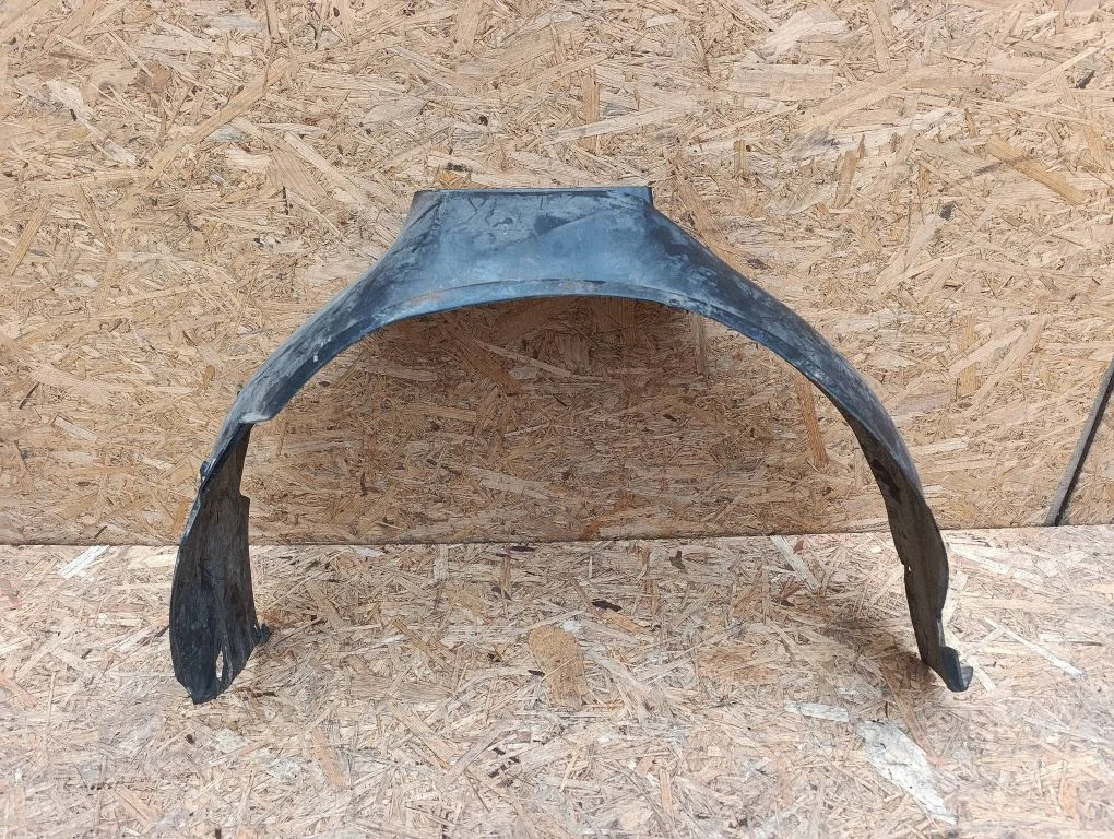 Front wheel arch liner splash guards 8A0821171D