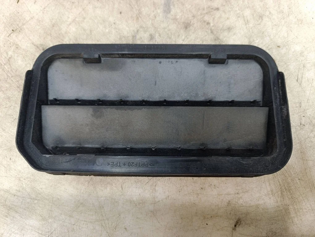 Quarter panel pressure vent – Opel Astra K (2015-2021)