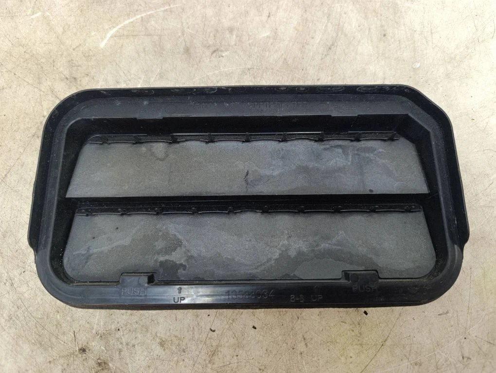 Quarter panel pressure vent – Opel Astra K (2015-2021)