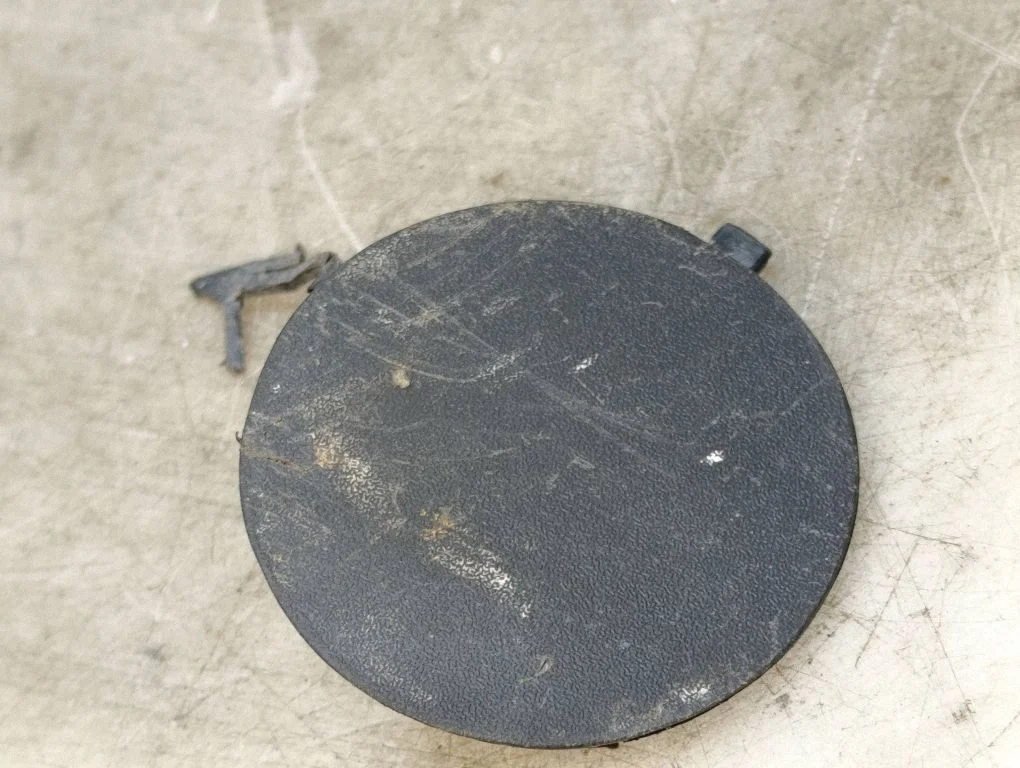 Rear bumper row hook cap/cover – Ford Focus (1998-2004)