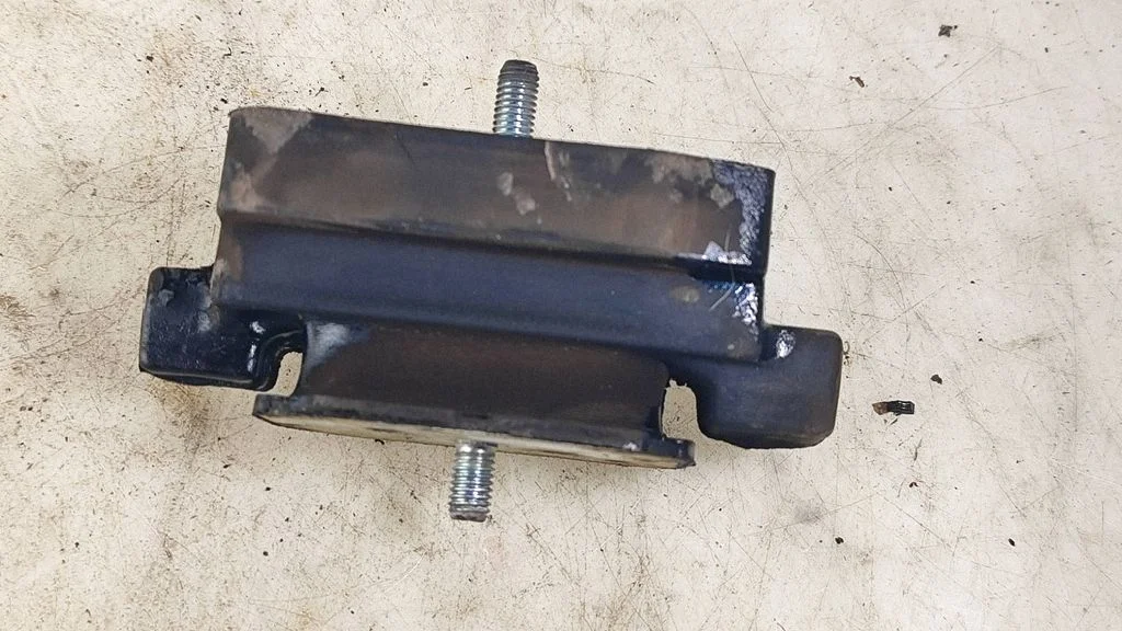 Gearbox mount – BMW 5 Series E60 E61 (2004-2010)
