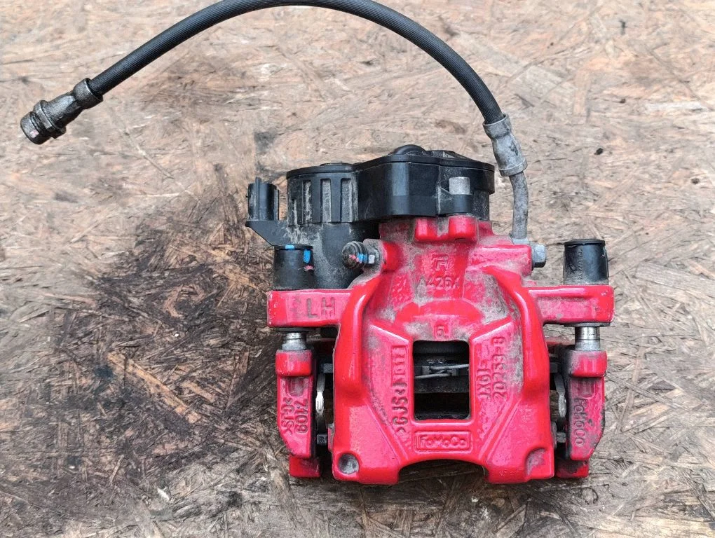 Tagumine pidurisadul LJ9C2D251CLD