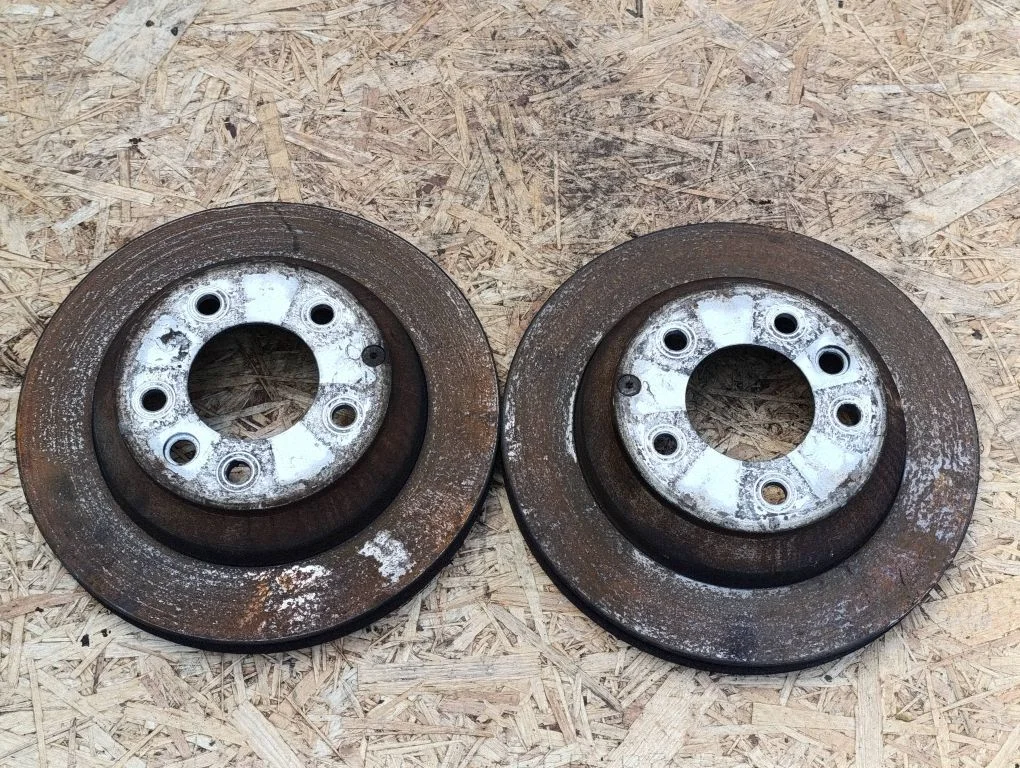 Tagumine piduriketas