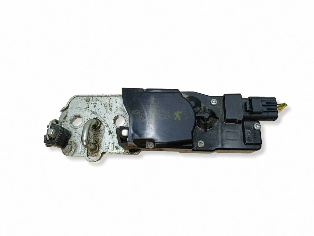 Domykacz klapy bagażnika – Citroen C5 (2008-2016)