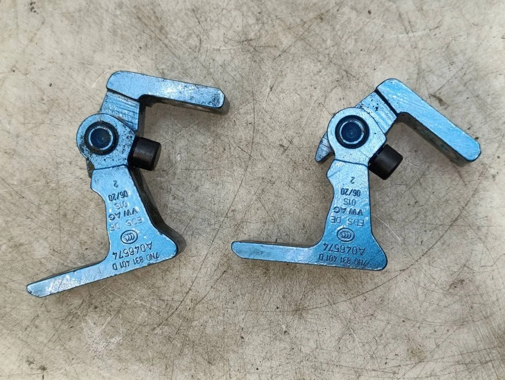Front door hinges set – Volkswagen e-Up (2016-)