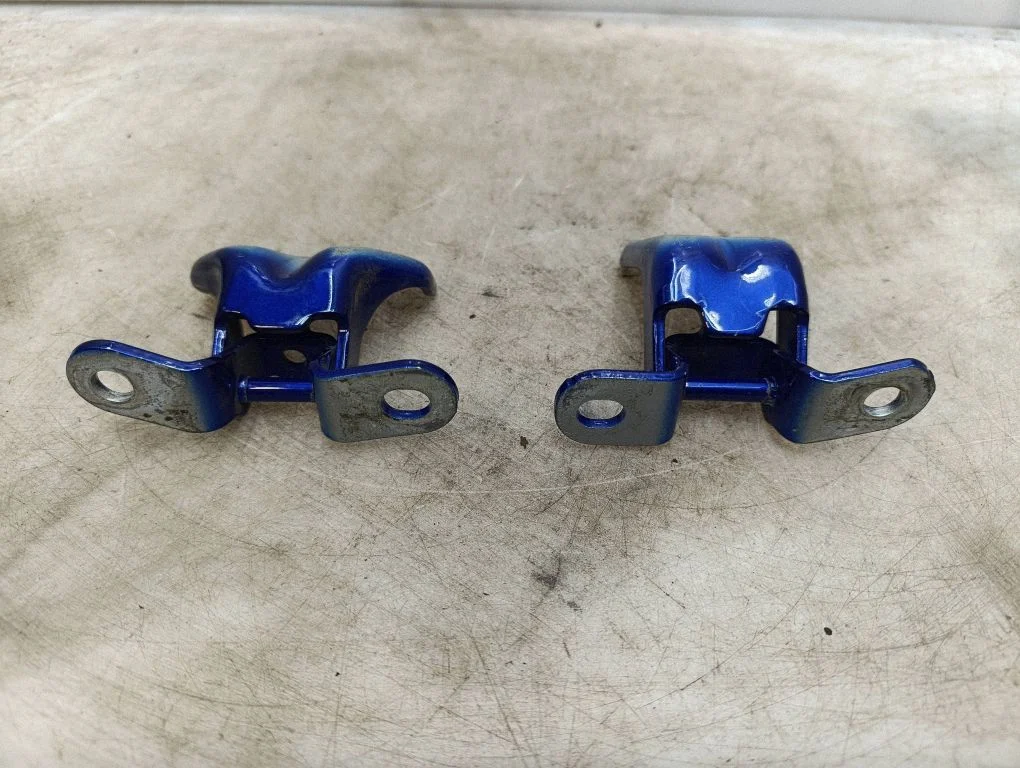 Front door hinges set – Hyundai Bayon (2021-)