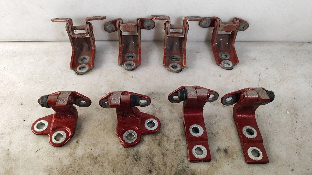 Front door hinges set – Nissan Qashqai J12 (2021-)