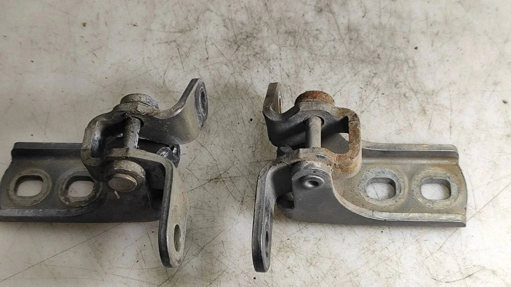 Front door hinges set – Opel Astra H (2004-2012)
