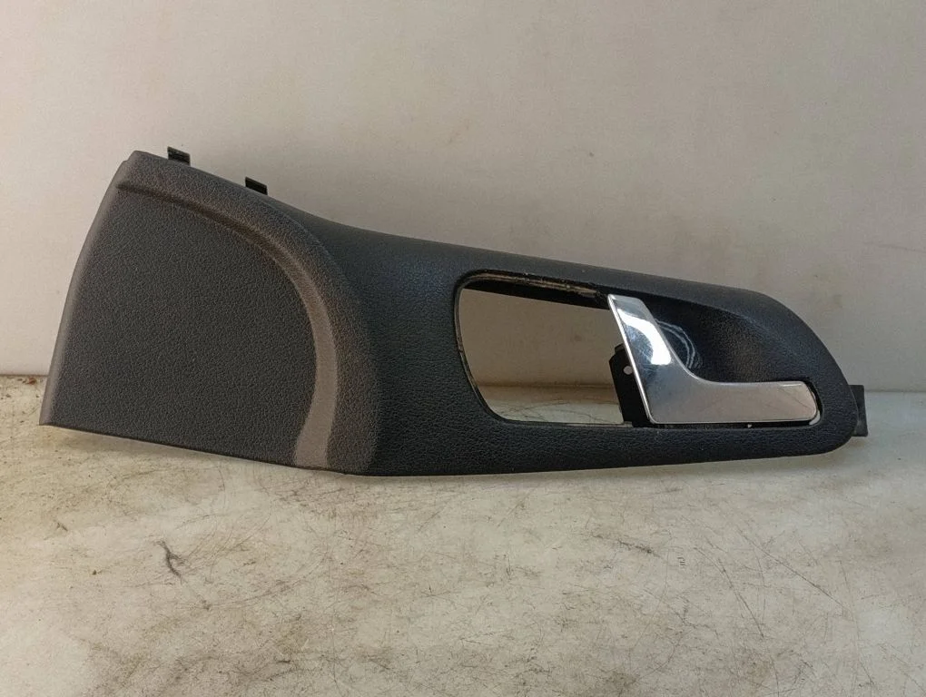 Front door interior handle – Skoda Octavia Mk1 (1U) (1996-2004)
