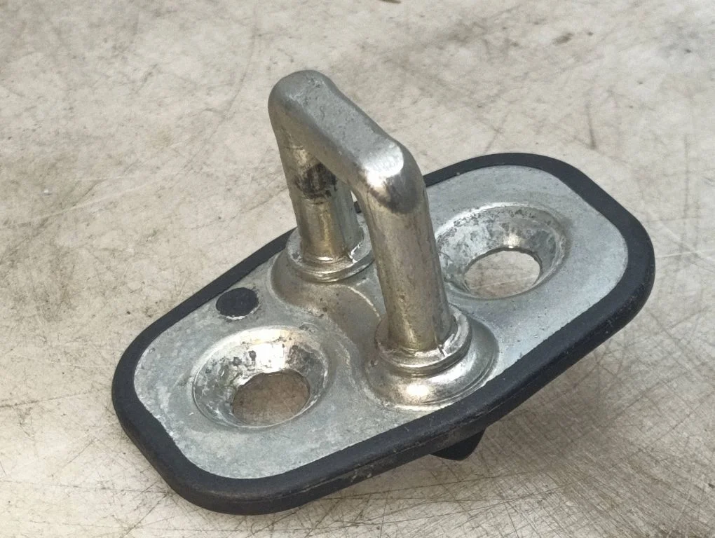 Front door lock loop/hook striker – Opel Corsa F (2019-)