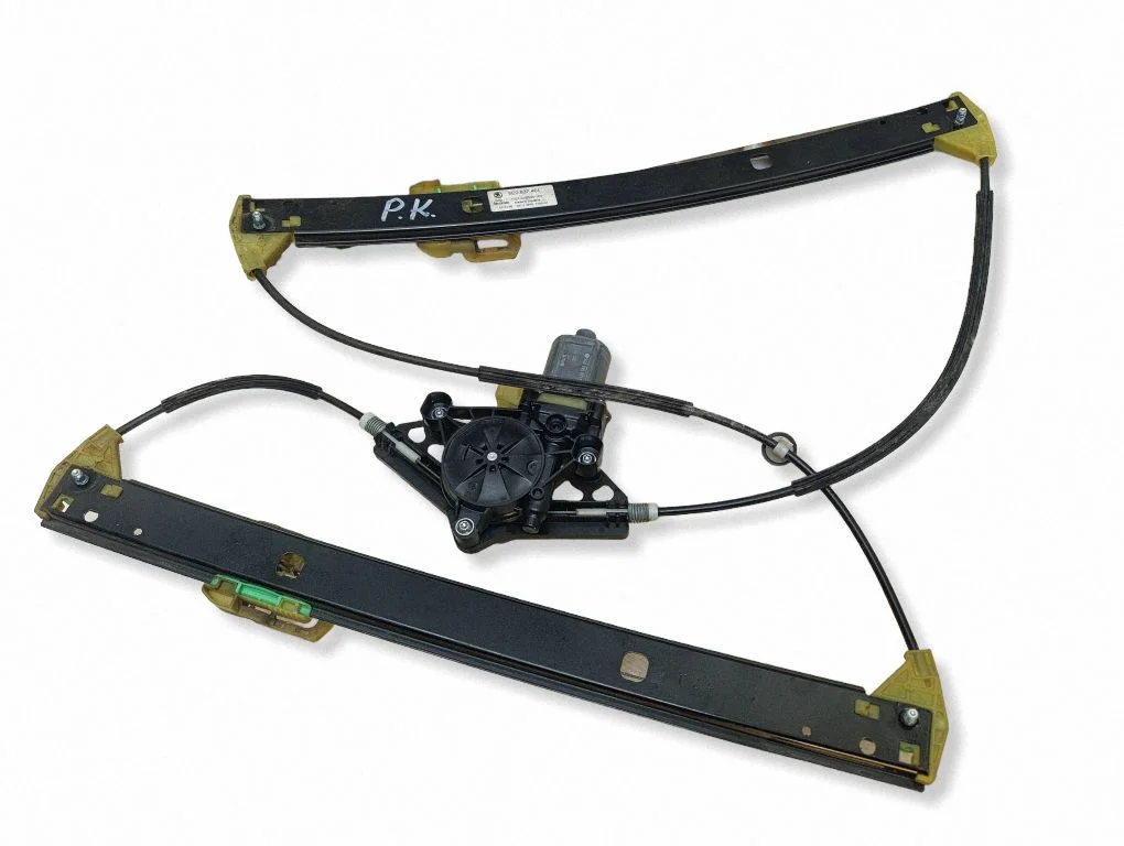 Front window lifting mechanism without motor – Skoda Octavia Mk3 (5E) (2013-2019)