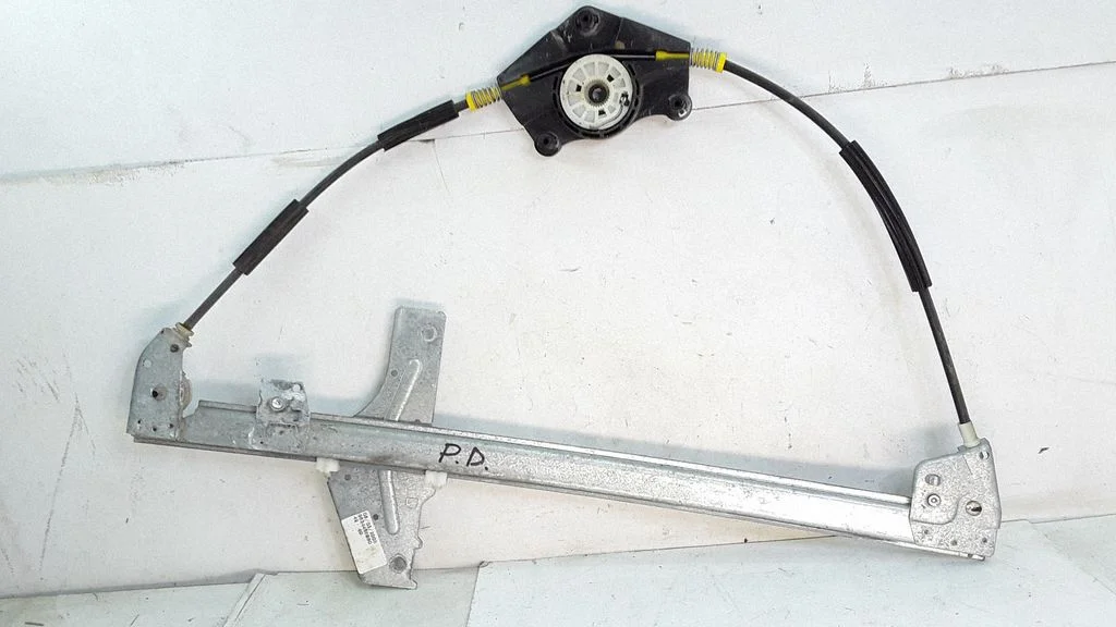 Front window lifting mechanism without motor – Peugeot 307 (2001-2005)