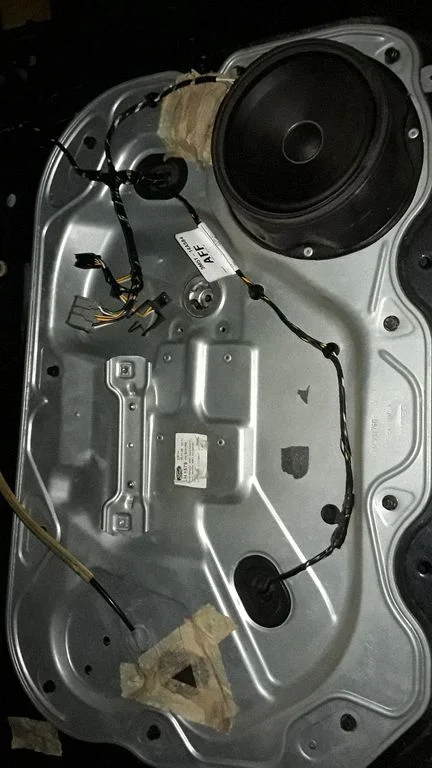 Front window lifting mechanism without motor – Ford Focus C-MAX (2003-2010)