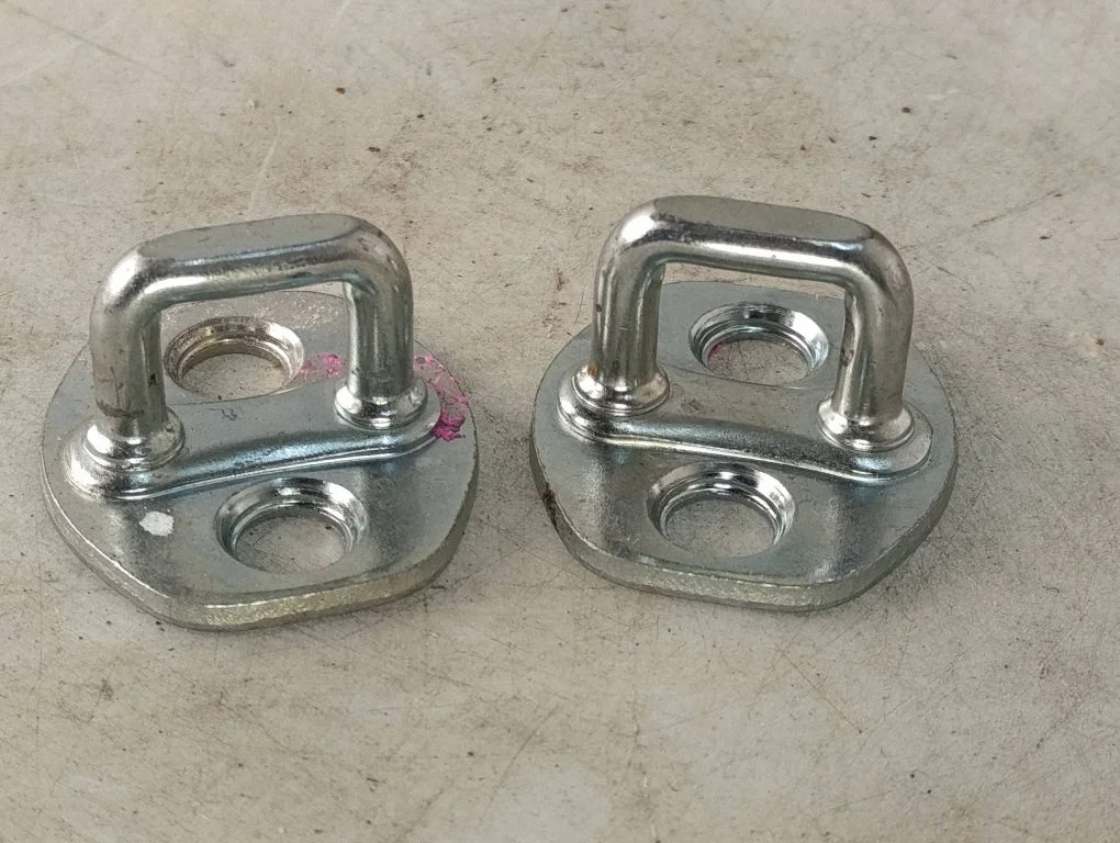 Front door lock loop/hook striker – Hyundai Bayon (2021-)