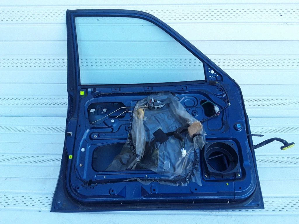 Esiukse mehaaniline aknatõstuk – Mitsubishi Pajero Sport I (1996-2008)