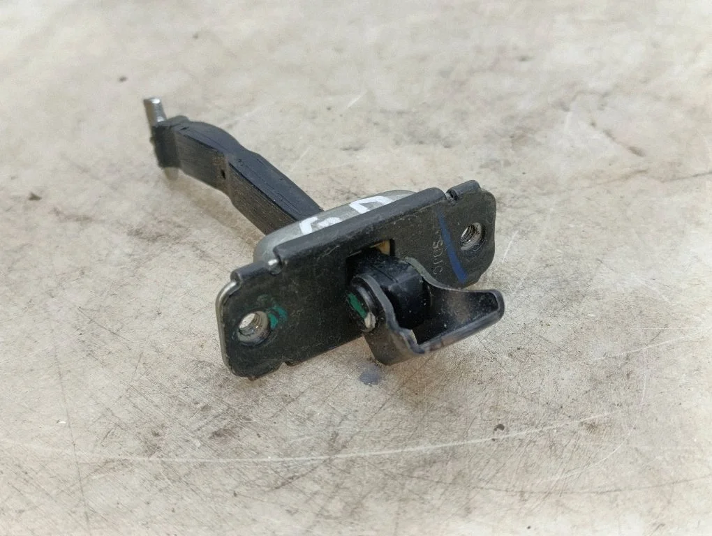 Rear door check strap stopper – Hyundai Bayon (2021-)