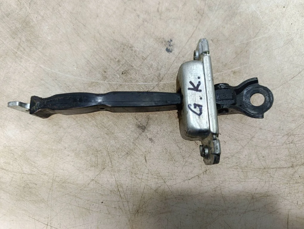 Rear door check strap stopper – Hyundai Bayon (2021-)
