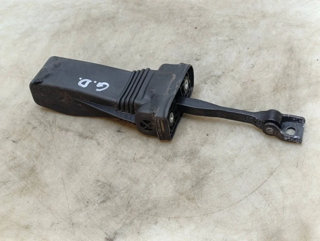 Rear door check strap stopper – Audi A3 8Y (2020-)