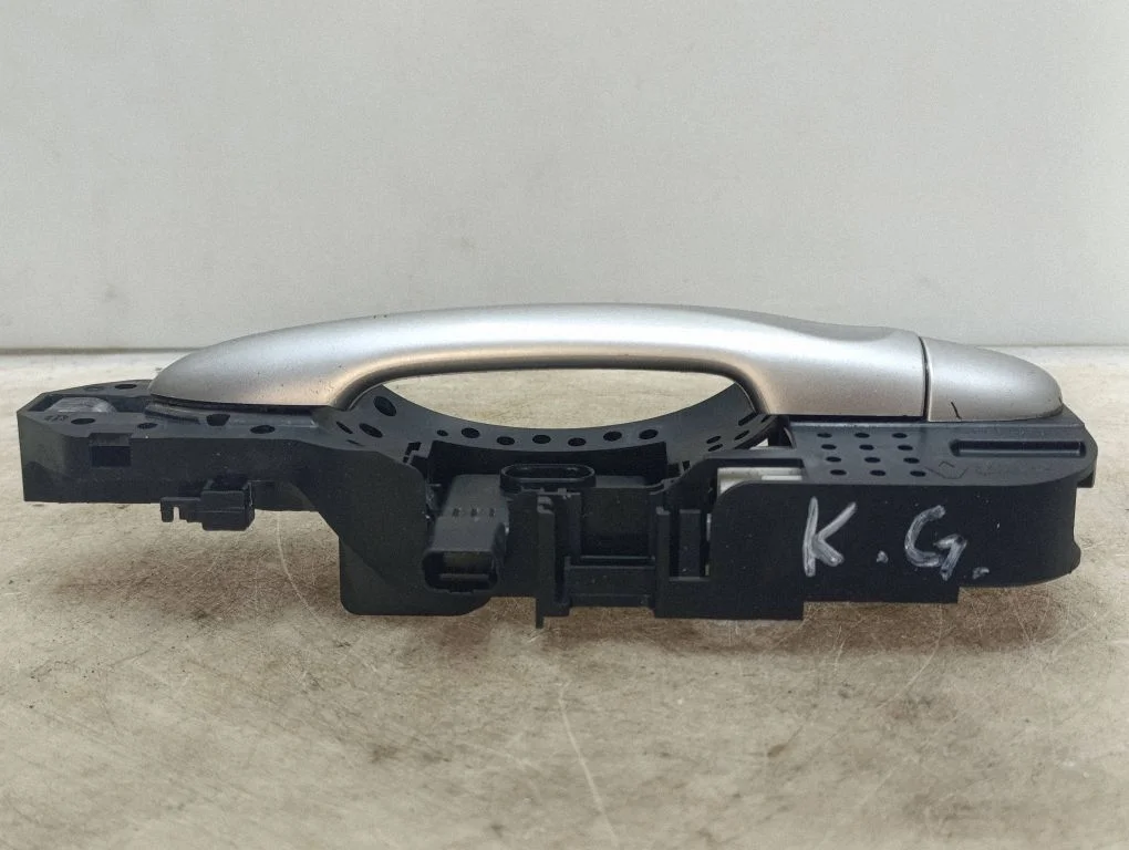 Tagaukse välimine käepide 806070033R