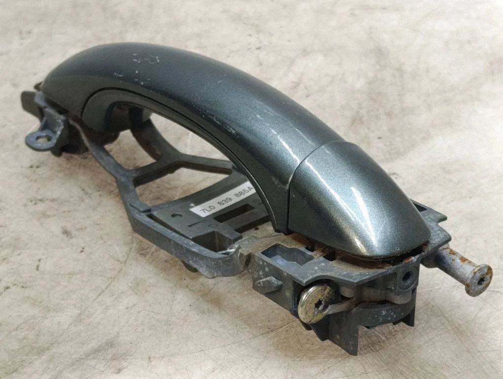Tagaukse välimine käepide 7L0839885A