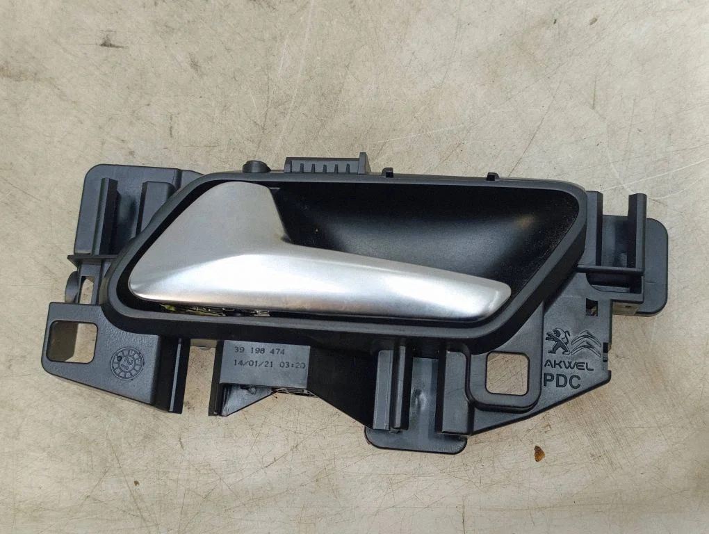 Tagaukse sisemine käepide – Opel Corsa F (2019-)