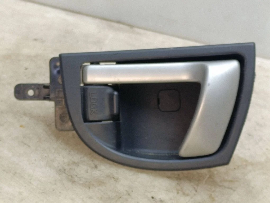 Tagaukse sisemine käepide – Hyundai Santa Fe (2006-2012)