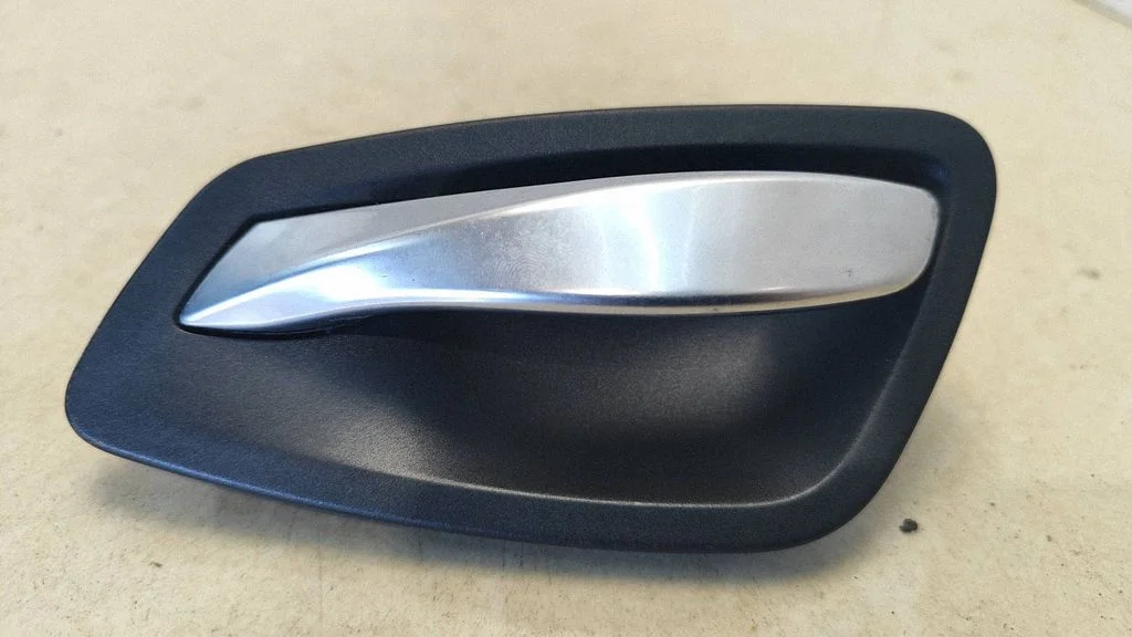 Tagaukse sisemine käepide – BMW 3-seeria E90 E91 (2005-2012)