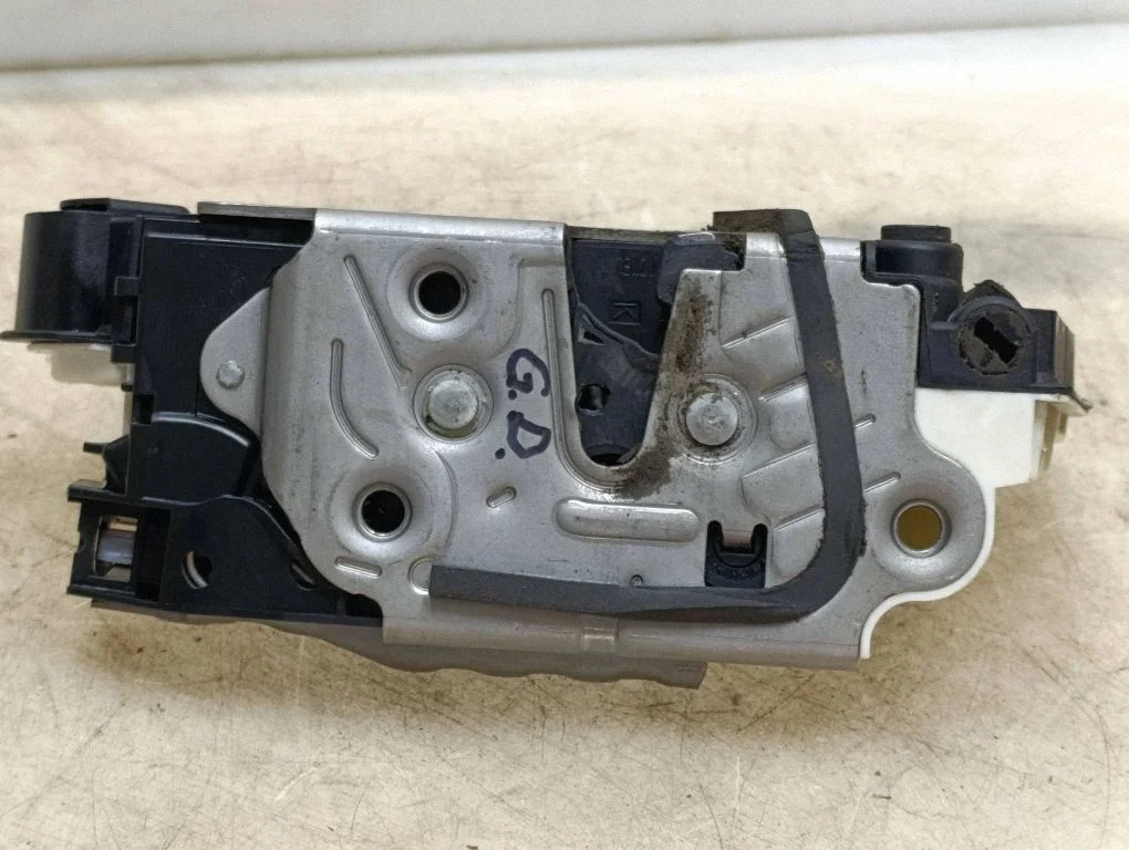 Rear door lock 1S4839016G
