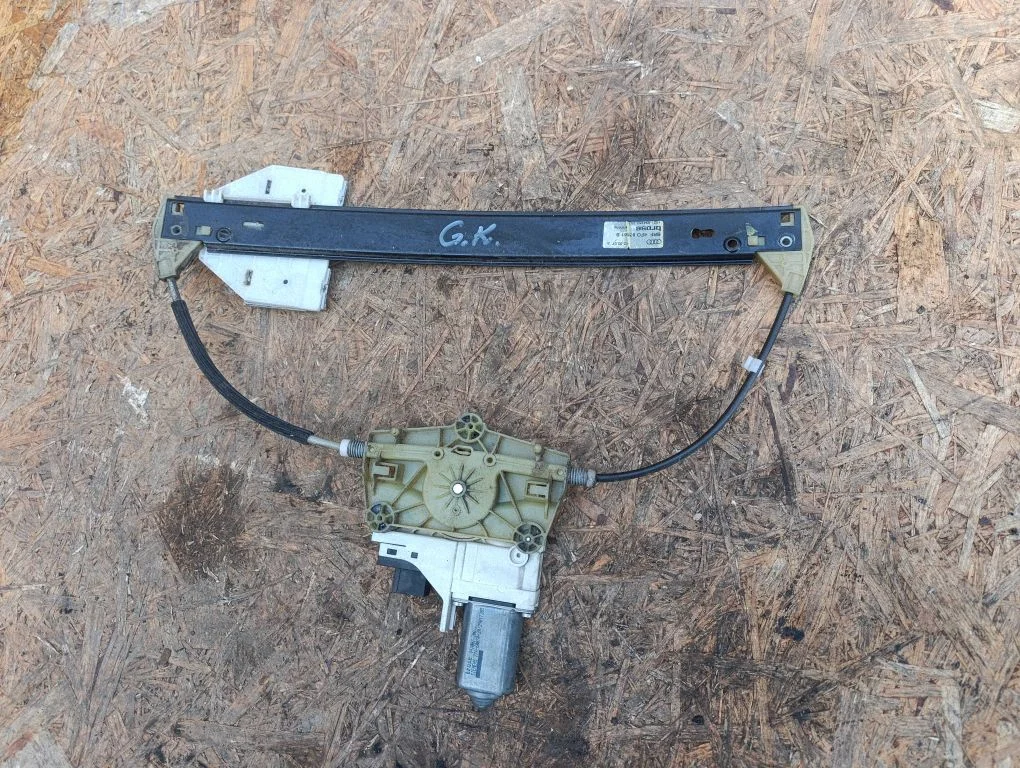 Rear door window regulator with motor 4F0839461B