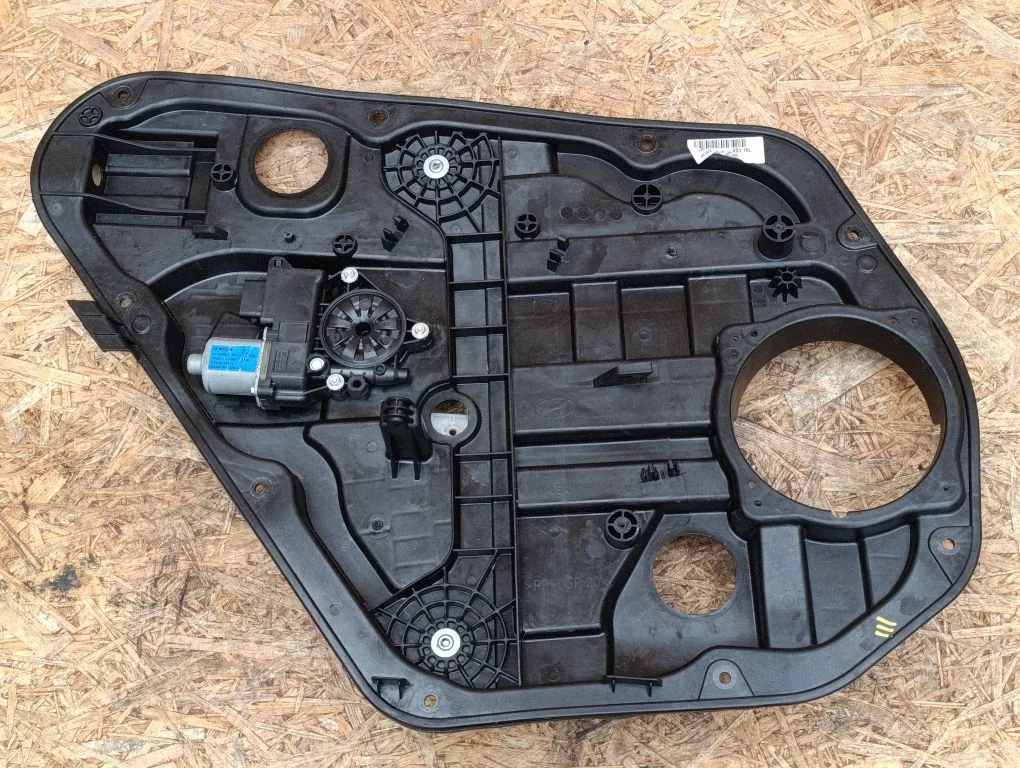 Tagaukse elektriline aknatõstuk mootoriga – Hyundai i40 (2011-)