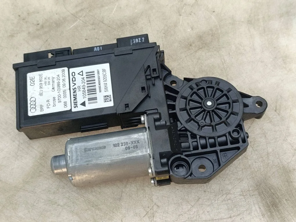 Rear door window regulator motor – Seat Exeo (3R) (2008-2013)