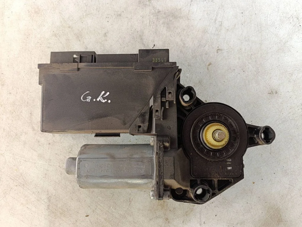 Rear door window regulator motor – Audi A4 S4 B7 8E 8H (2005-2008)