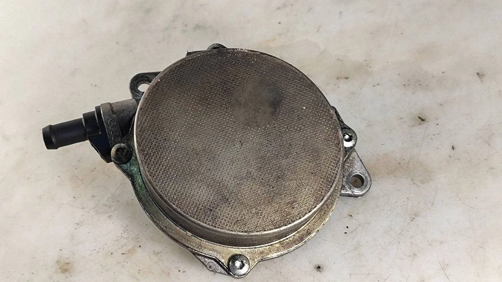 Vacuum pump 057145100T