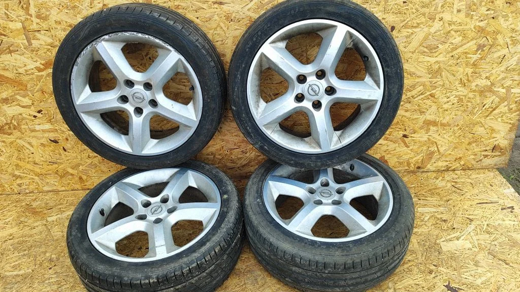 R17 valuvelg (-veljed) – Opel Astra H (2004-2012)