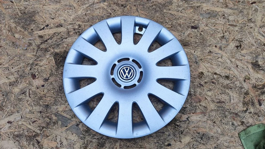 R16 wheel hub/cap/trim – BMW 1 Series E81 E87 (2004-2011)