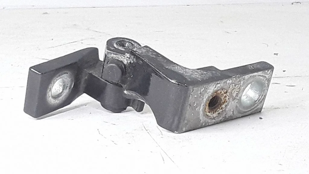 Front door upper hinge – Audi A3 S3 8P (2003-2012)