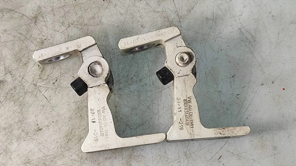 Front door hinges set – Audi A1 (2010-2018)