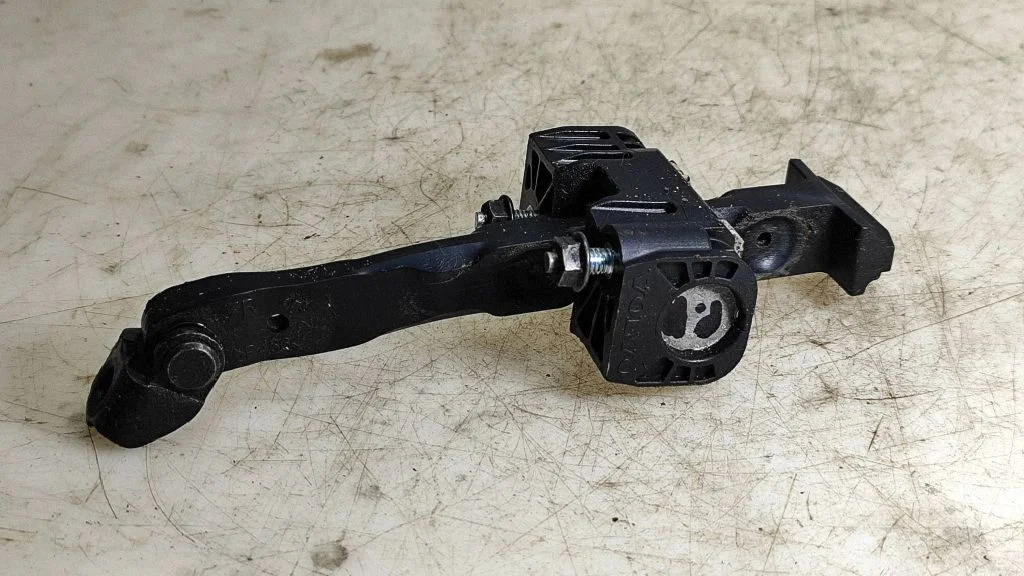 Esiukse avamispiiraja – Volvo C30 (2007-2010)