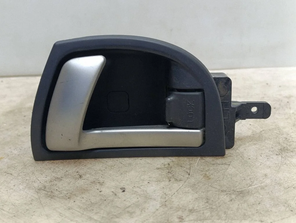 Esiukse sisemine käepide – Hyundai Santa Fe (2006-2012)
