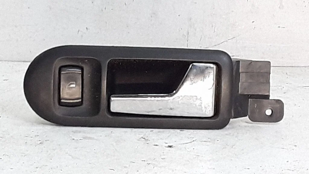 Esiukse sisemine käepide – Volkswagen Golf IV (1998-2005)