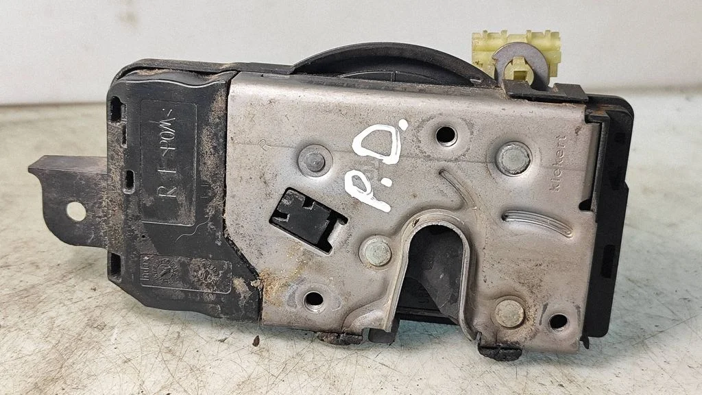 Front door lock – Opel Astra H (2004-2012)
