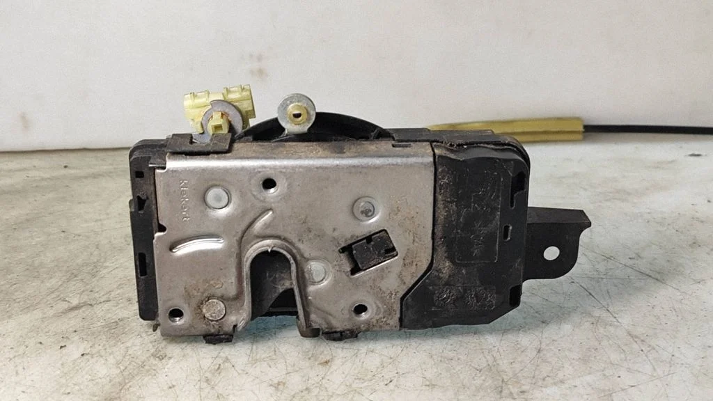 Front door lock – Opel Astra H (2004-2012)