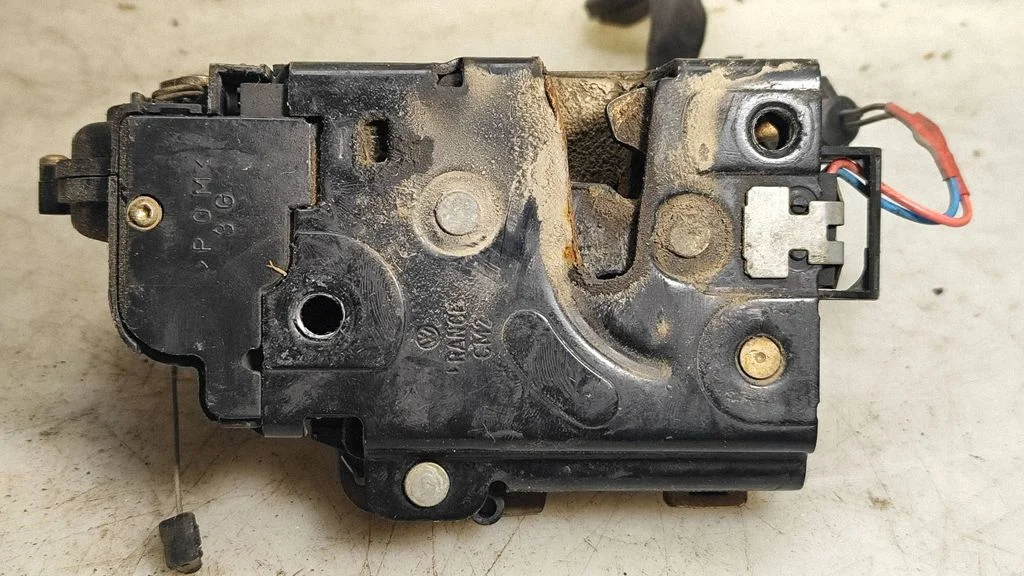 Front door lock – Volkswagen Golf IV (1998-2005)
