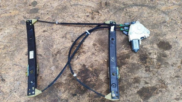 Front door window regulator with motor 8X3837461