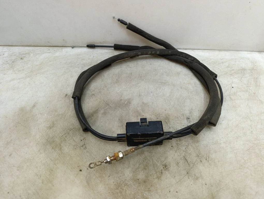 Sliding door cable line