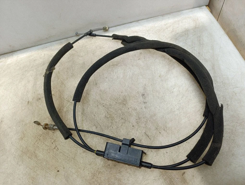 Sliding door cable line