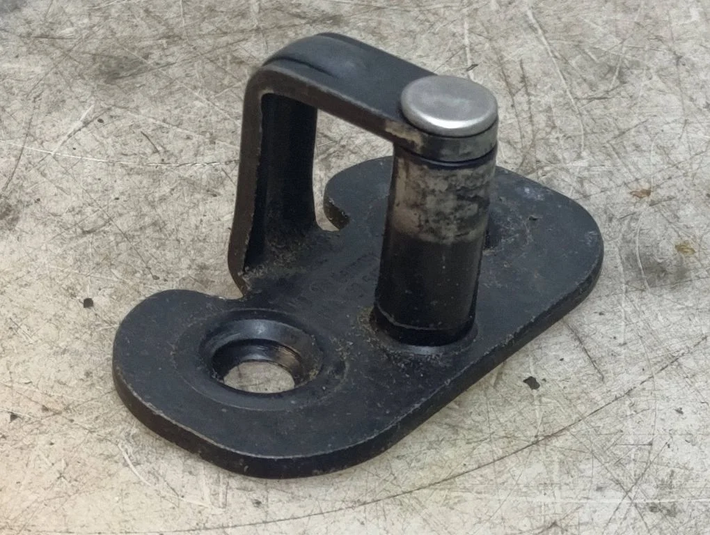 Loading door lock loop/hook striker – Volkswagen e-Up (2016-)