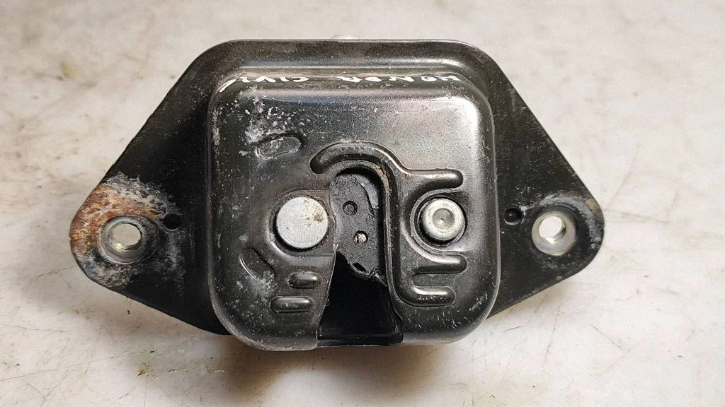 Laadimisukse lukk – Honda Civic (2006-2011)