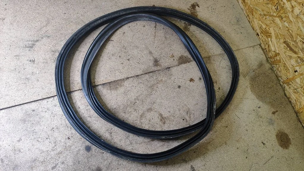 Loading door rubber seal (on body) – KIA Ceed (2006-2012)