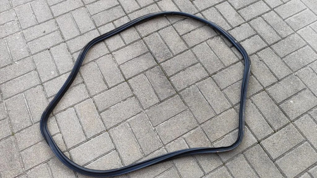 Loading door rubber seal (on body) – Lexus IS 220D-250-350 (2006-2013)